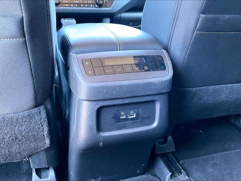 Used 2025 Nissan Pathfinder SV AWD/4WD image 30
