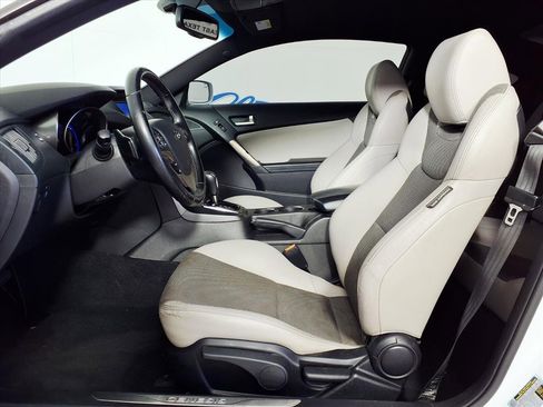 Used 2015 Hyundai Genesis 3.8 image 15