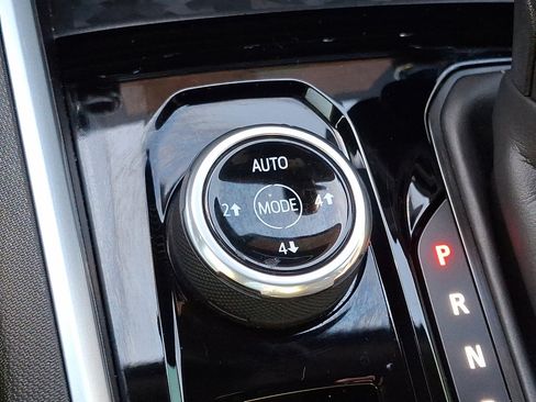 Used 2024 Chevrolet Colorado Trail Boss w/ Technology Package image 31