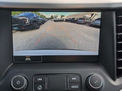 Certified 2023 GMC Acadia SLT AWD/4WD image 32
