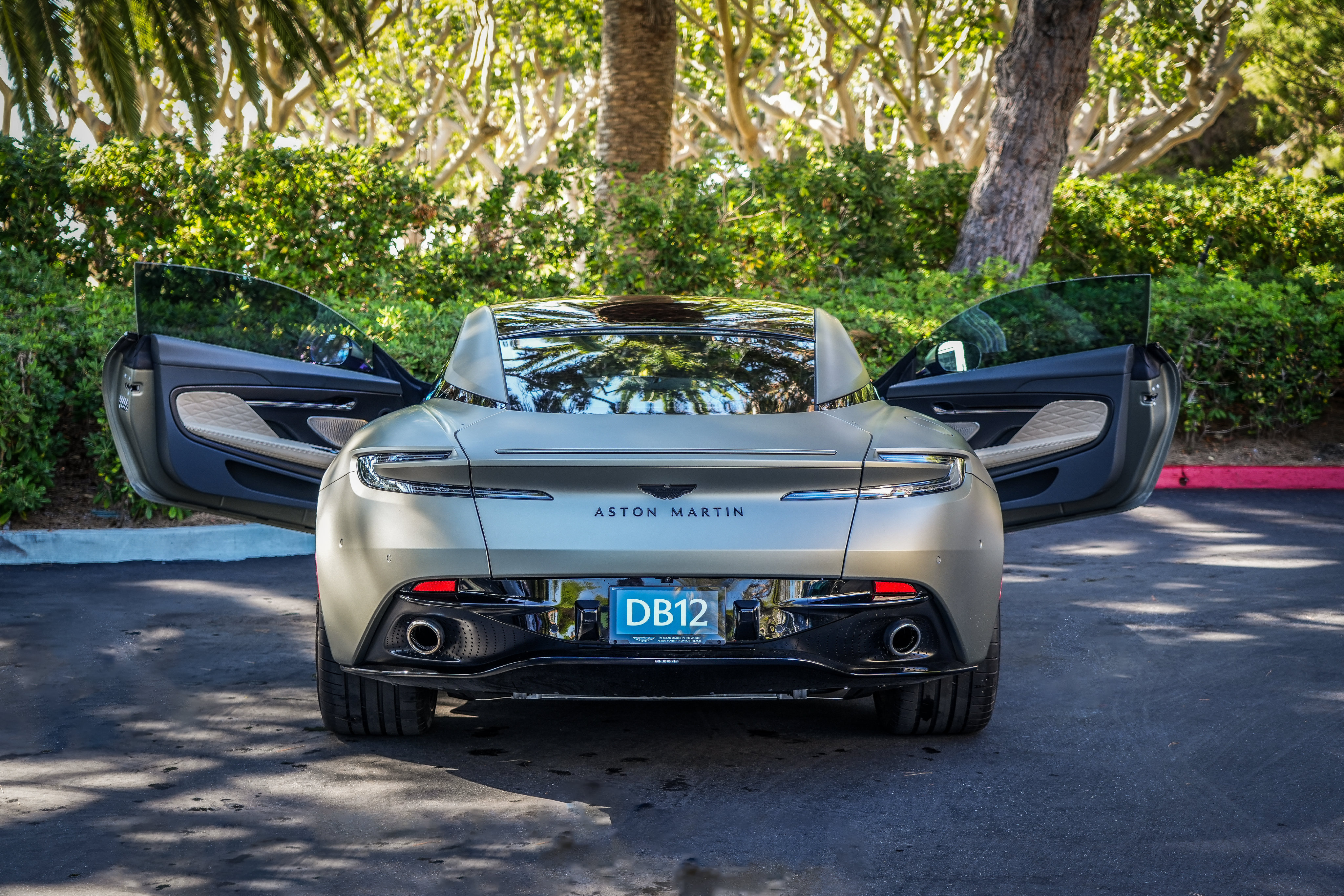 Used 2024 Aston Martin DB12 Coupe RWD image 16