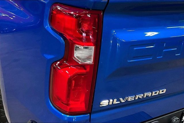 Used 2023 Chevrolet Silverado 1500 RST w/ Convenience Package II AWD/4WD image 22