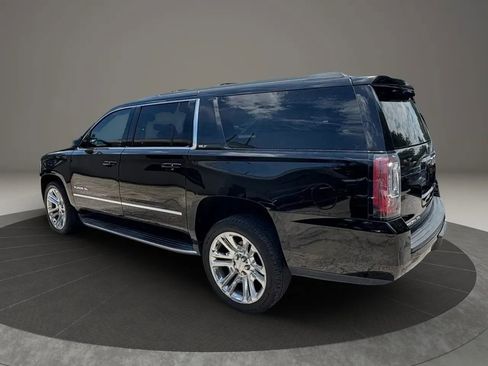 Used 2017 GMC Yukon XL SLT w/ Premium Edition RWD image 3
