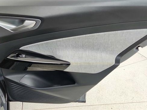 Used 2025 Volkswagen ID.4 Pro image 28