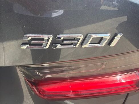 Used 2019 BMW 330i Sedan RWD image 12