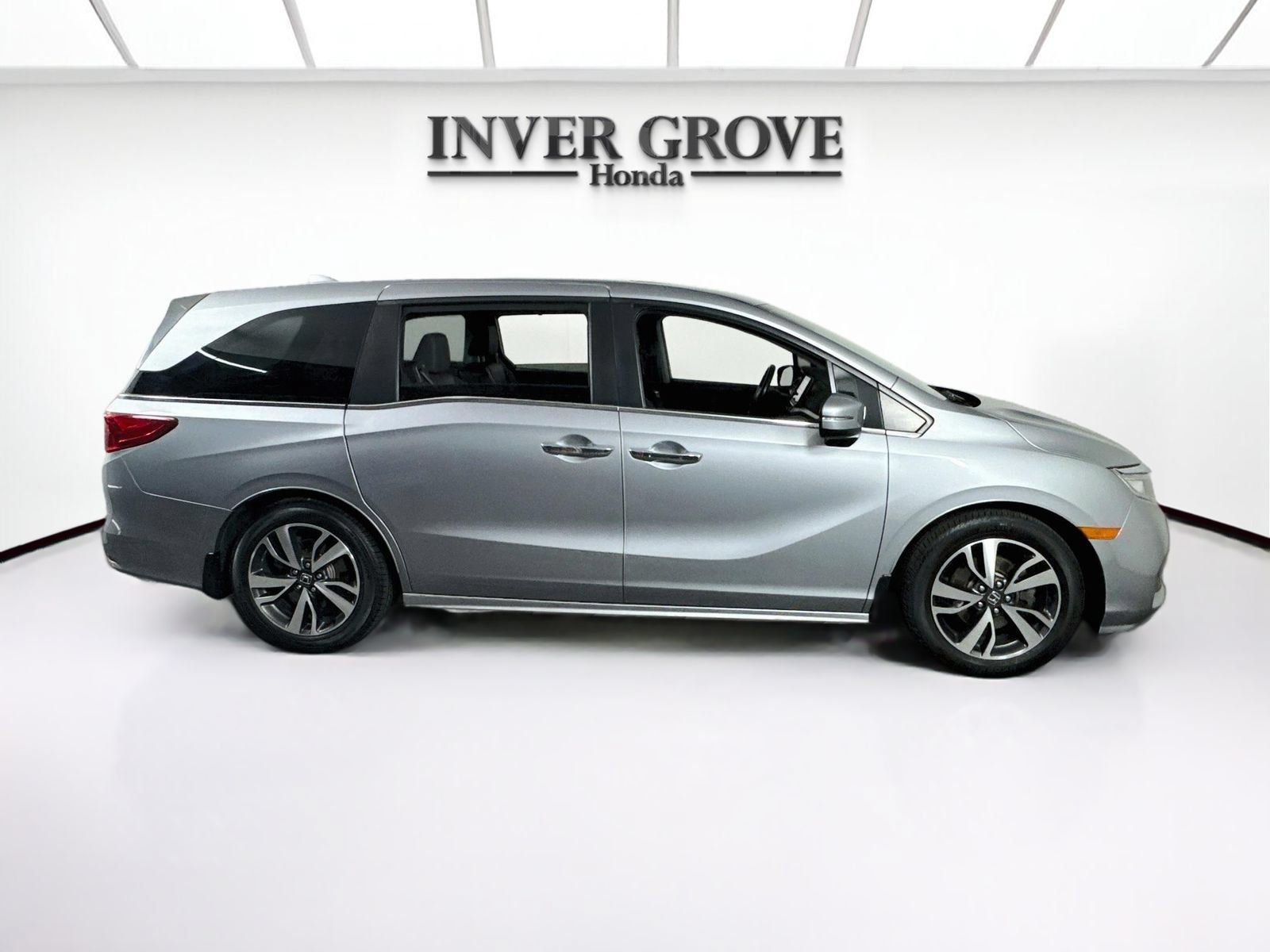 Used 2023 Honda Odyssey Touring image 3