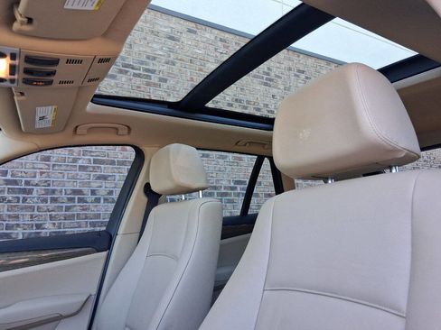Used 2015 BMW X1 sDrive28i RWD image 13