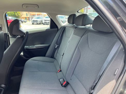 Used 2025 Kia K4 FWD image 27