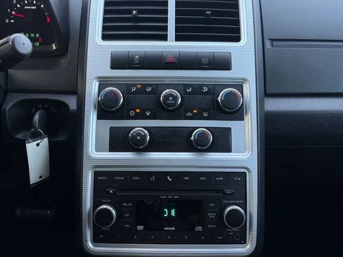 Used 2010 Dodge Journey SXT w/ Flexible Seating Group FWD image 9