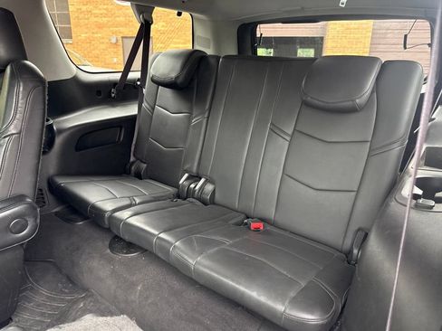 Used 2015 Cadillac Escalade ESV Luxury AWD/4WD image 17