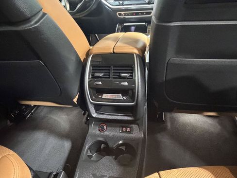 Used 2024 BMW X7 xDrive40i w/ Premium Package AWD/4WD image 10