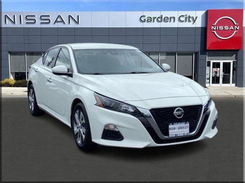 Certified 2022 Nissan Altima 2.5 S FWD image 1