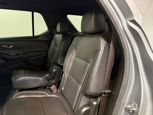 Used 2023 Chevrolet Traverse LT image 47