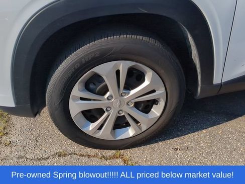 Used 2025 Chevrolet Trax LS FWD image 7