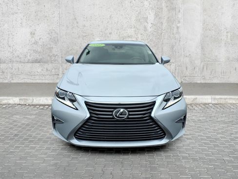Used 2017 Lexus ES 350 w/ Navigation System Package FWD image 3