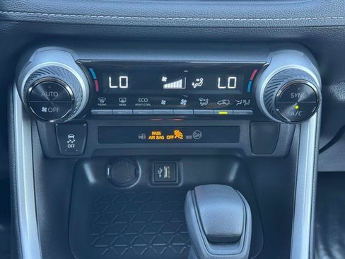 Certified 2025 Toyota RAV4 LE AWD/4WD image 11