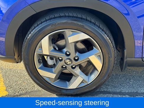 Used 2023 Hyundai Venue Limited image 10