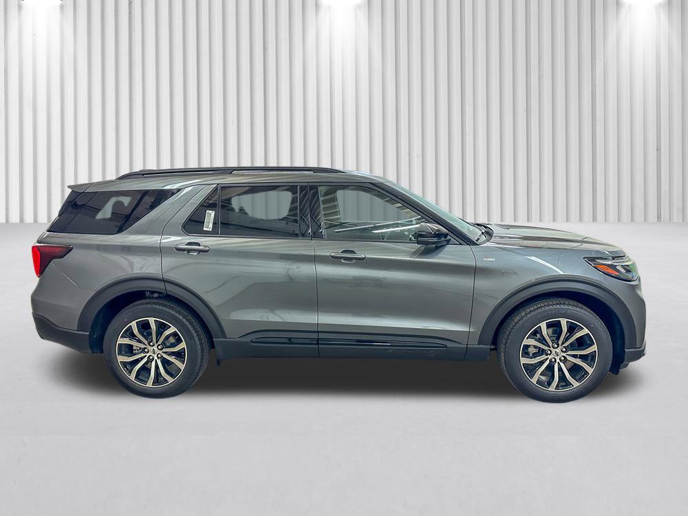 New 2027 Ford Explorer ST-Line AWD/4WD image 3