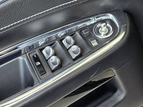 Used 2016 Rolls-Royce Ghost RWD image 21