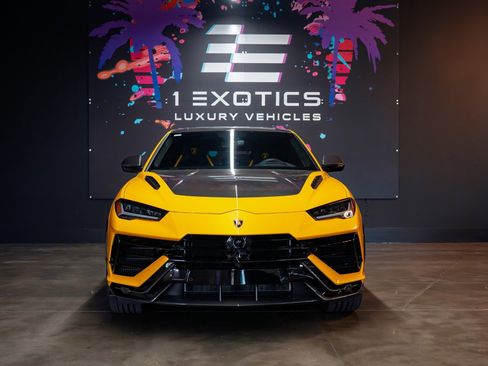 Used 2024 Lamborghini Urus Performante image 3