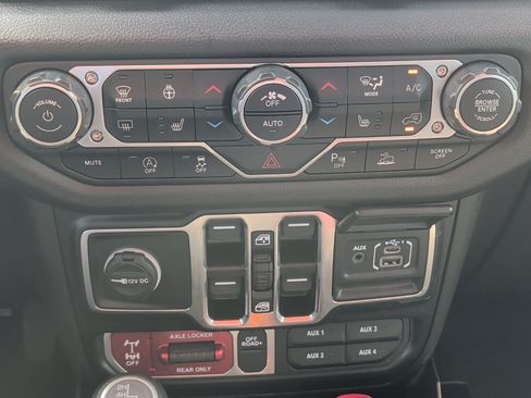 Used 2024 Jeep Gladiator Sport AWD/4WD image 20