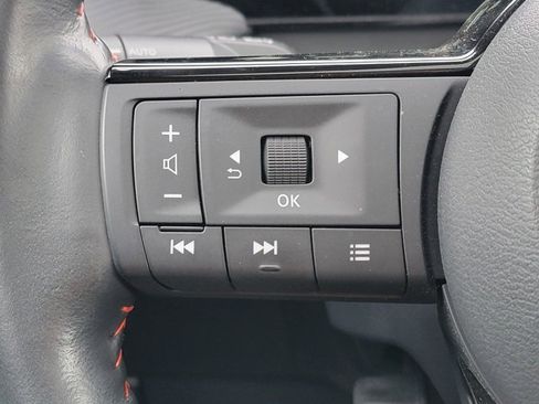 Used 2025 Nissan Kicks SR w/ SR Premium Package image 28