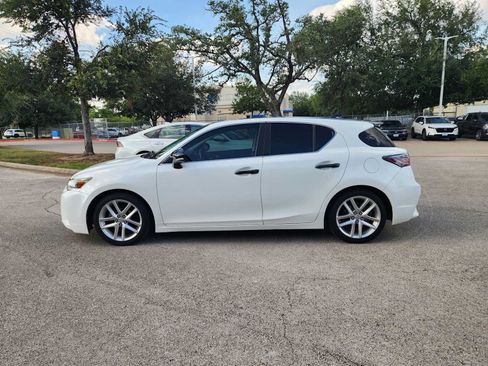 Used 2014 Lexus CT 200h w/ Seat Comfort Package FWD image 4