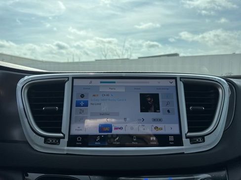 New 2026 Chrysler Voyager LX image 16