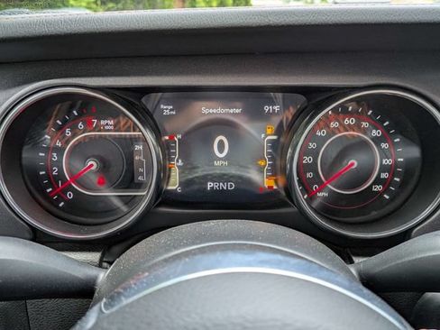 Used 2022 Jeep Gladiator Mojave w/ Cold Weather Group AWD/4WD image 31