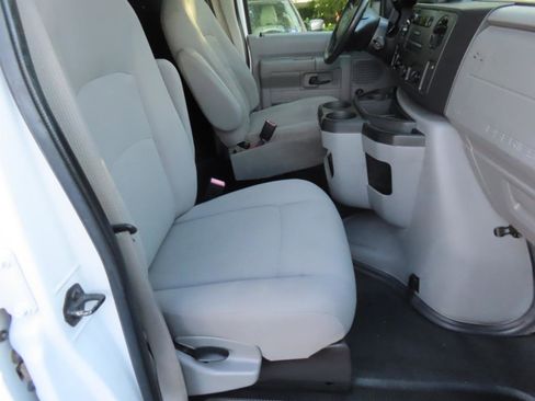 Used 2014 Ford E-150 and Econoline 150 RWD image 16
