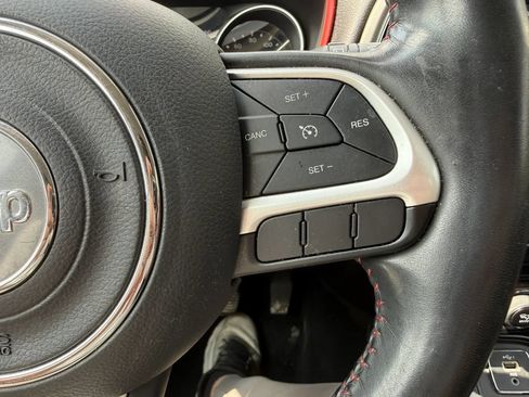 Used 2019 Jeep Compass Trailhawk AWD/4WD image 30