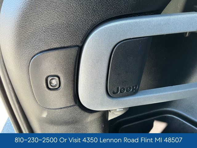 Used 2016 Jeep Cherokee Limited w/ Luxury Group AWD/4WD image 28