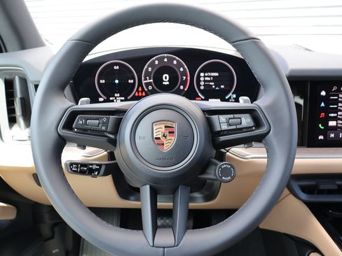 New 2026 Porsche Cayenne image 15