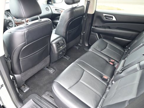 Used 2020 Nissan Pathfinder Platinum image 43