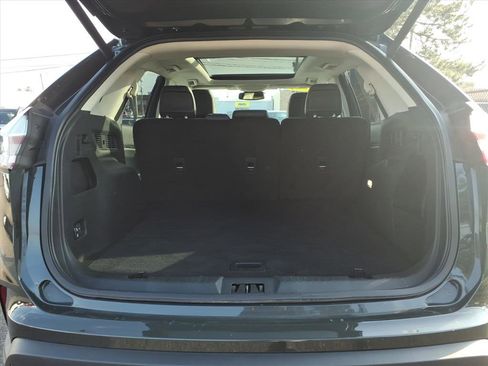 Certified 2024 Ford Edge SEL w/ Convenience Package image 10