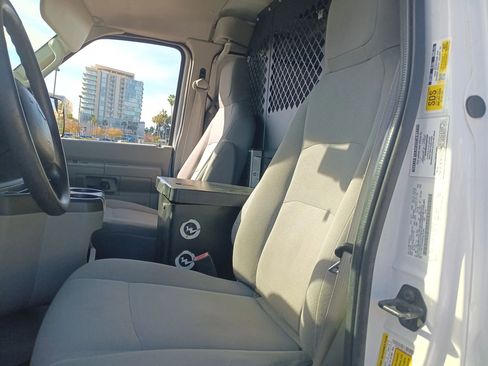 Used 2013 Ford E-150 and Econoline 150 Van 3D image 12