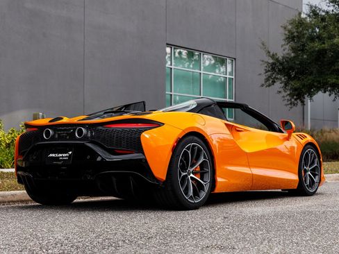Used 2026 McLaren Artura Vision image 6