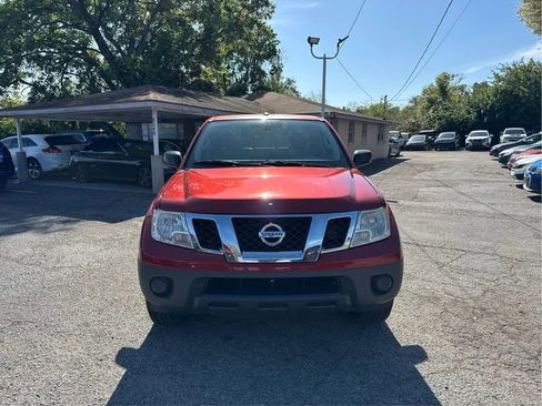 Used 2016 Nissan Frontier SV image 2