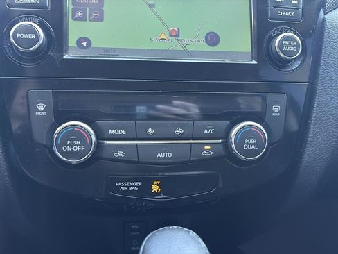 Used 2016 Nissan Rogue SL w/ SL Premium Package FWD image 22