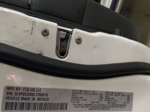 Used 2020 Dodge Journey Crossroad FWD image 33