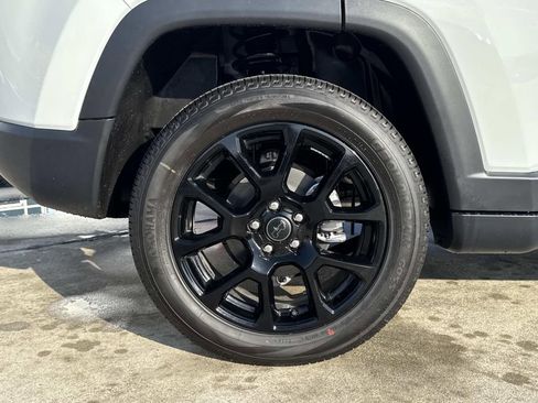 New 2026 Jeep Compass Latitude image 15