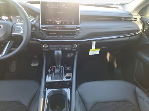 New 2026 Jeep Compass Latitude image 3