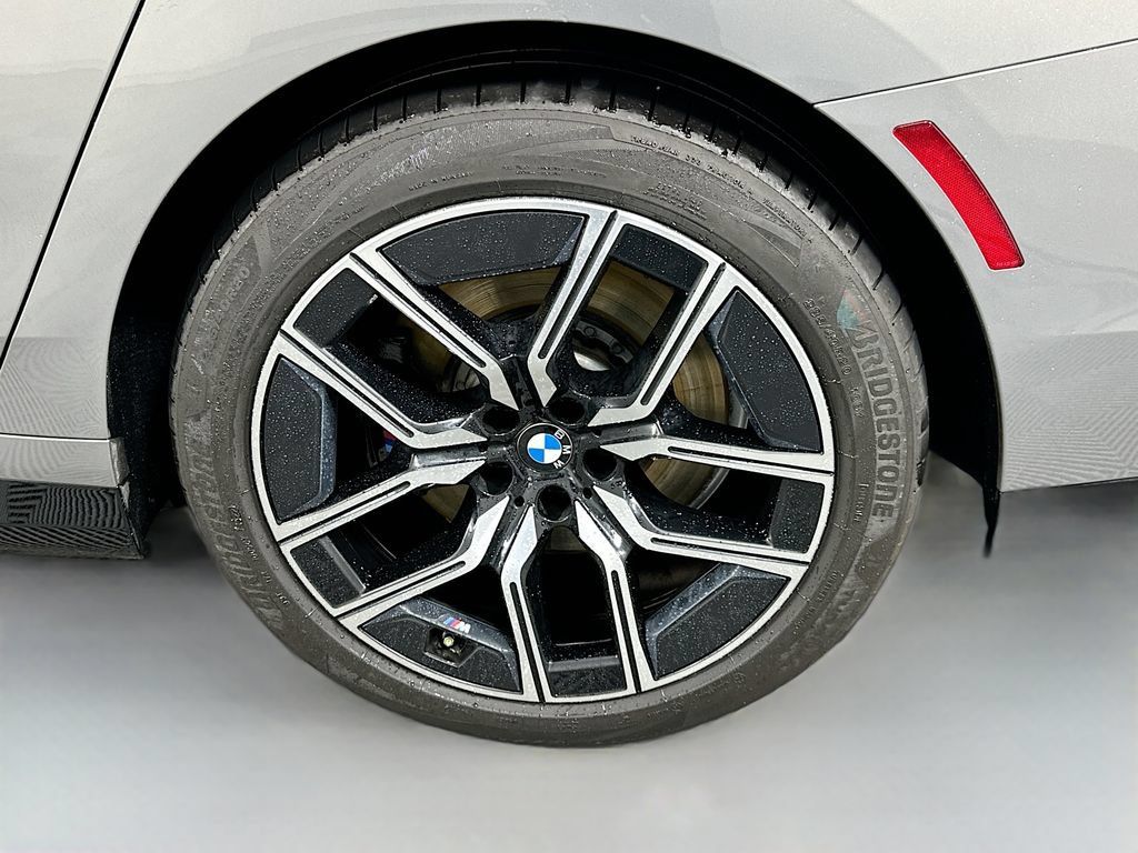 Certified 2023 BMW 740i RWD image 31