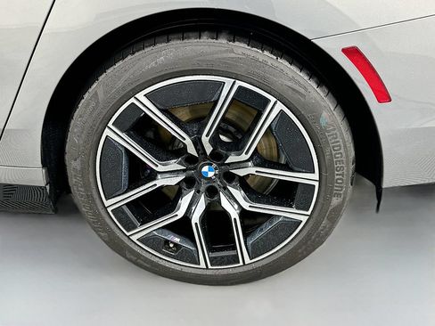 Used 2023 BMW 740i RWD image 31