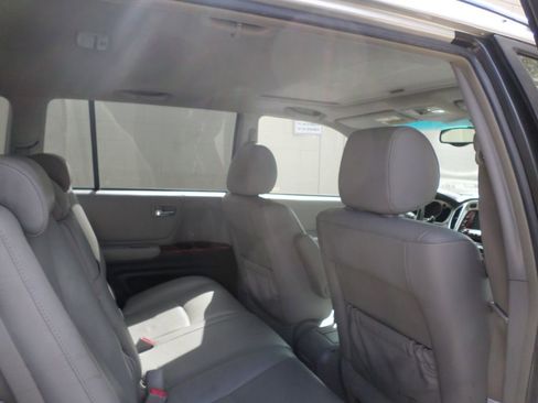 Used 2004 Toyota Highlander Limited image 12