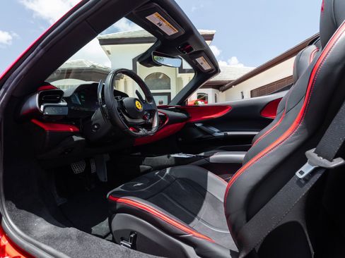 Used 2025 Ferrari SF90 Spider AWD/4WD image 5