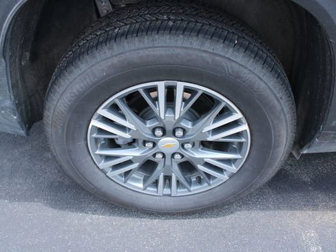 Used 2025 Chevrolet Traverse LT FWD image 5