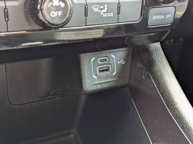 Used 2024 Jeep Compass Latitude AWD/4WD image 21