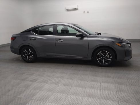 Used 2025 Nissan Sentra SV image 11