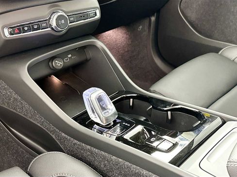 Used 2025 Volvo XC40 B5 Plus w/ Climate Package image 15